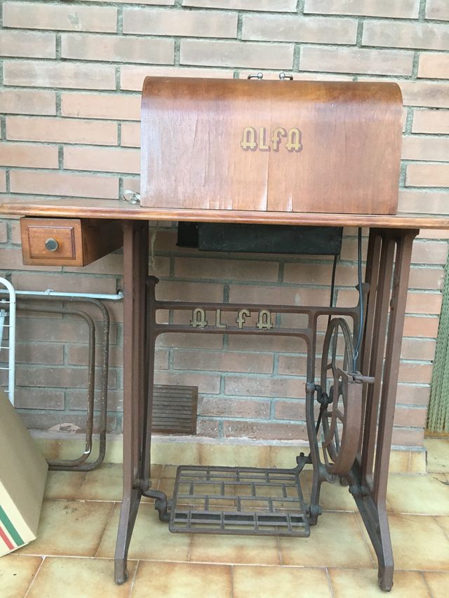 Máquina de coser Alfa