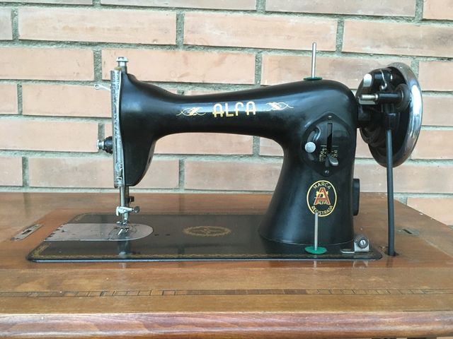 Máquina de coser Alfa