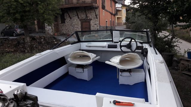 Embarcacion deportiva.