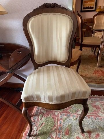 Pareja de sillas isabelinas