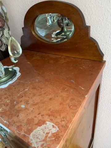 Cama y conjunto de Mesillas