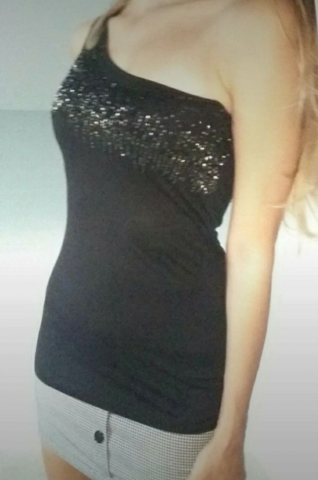 CAMISETA BRILLOS ASIMÉTRICA