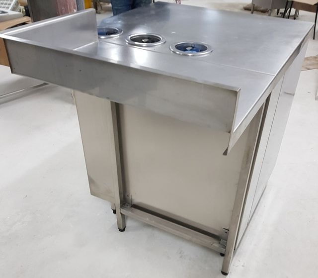 Mueble de acero de segunda mano por 75 € en Madrid en WALLAPOP