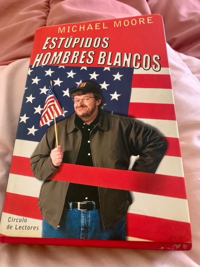 Estúpidos hombres blancos 