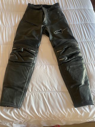 Pantalón cuero mujer. Alpinestars. Talla S de segunda mano por 120 EUR en  Aldea Moret en WALLAPOP