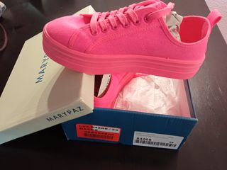 Zapatillas mujer Marypaz talla 39 nuevas de segunda mano por 8 EUR en  Logroño en WALLAPOP