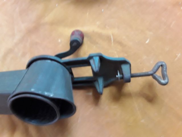 Máquina de arranhar antiga (média)