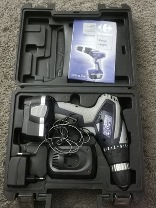 Taladro de segunda mano por 38 EUR en Valdemoro en WALLAPOP