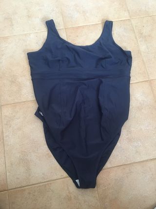 Bañador premama Decathlon T XL de segunda mano por 3 EUR en Móstoles en  WALLAPOP