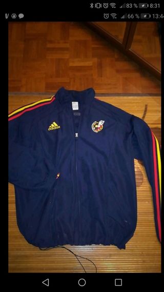 Chaqueta chándal selección española Adidas de segunda mano por 18 EUR en  Alcalá de Henares en WALLAPOP