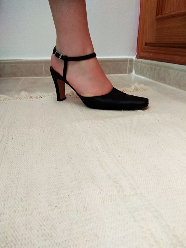 SANDALI NERI CON TACCO A ZOCCOLO, N. 39/40