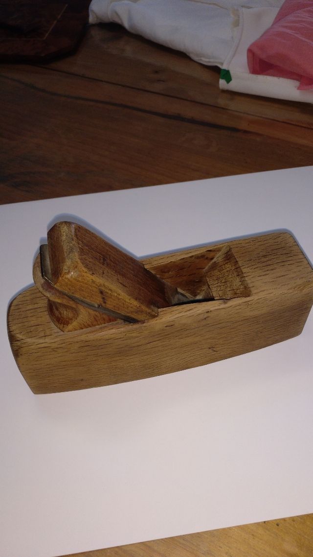 Cepillo antiguo de carpintero
