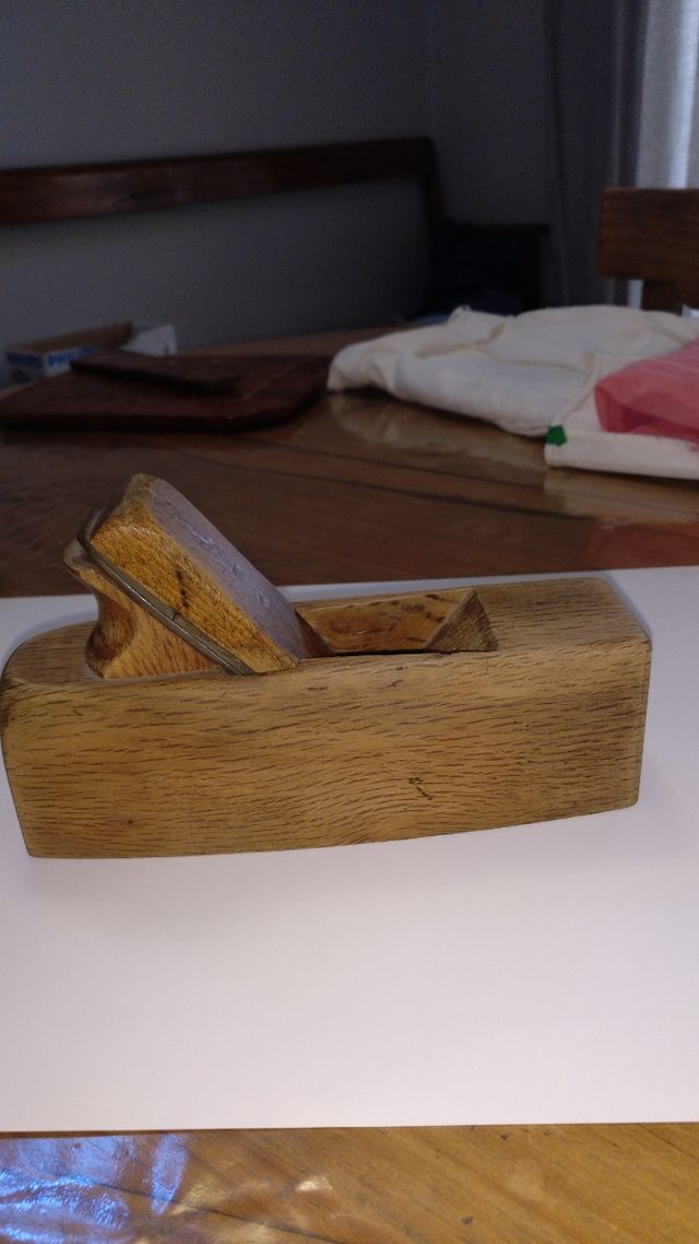 Cepillo antiguo de carpintero