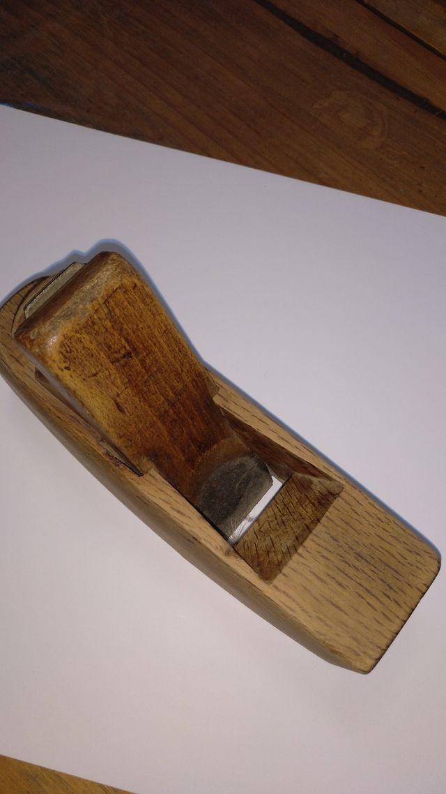 Cepillo antiguo de carpintero