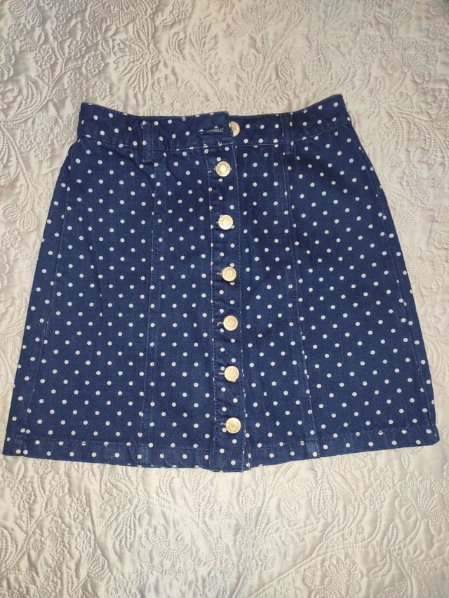 Falda vaquera de lunares de Stradivarius