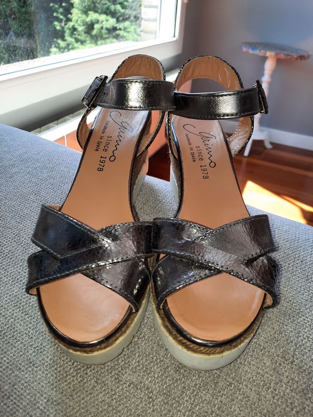 Sandalias de cuña y esparto. Color plomo.Talla 37.