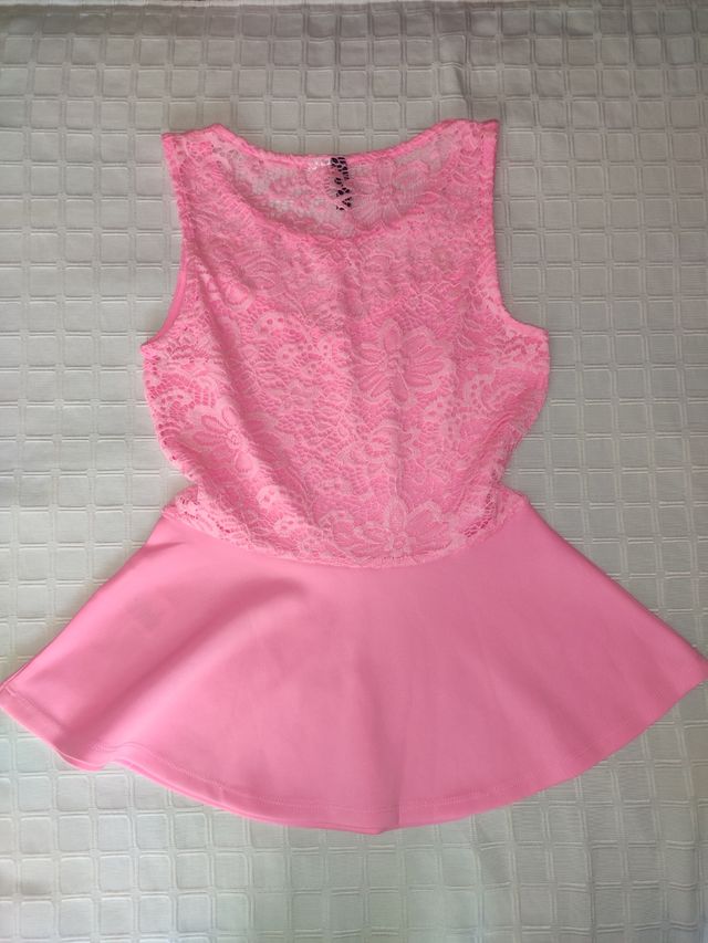 Top rosa con encaje de H&M