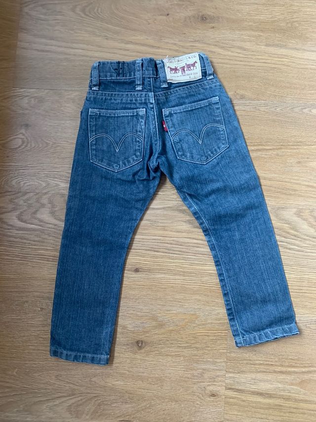 Levi's etiqueta roja niño talla 2