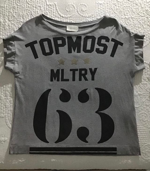 Camiseta gris mujer estilo militar