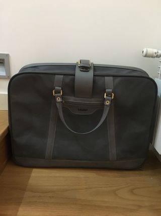 Maleta Tauro flexible, sin ruedas de segunda mano por 7 EUR en Madrid en  WALLAPOP