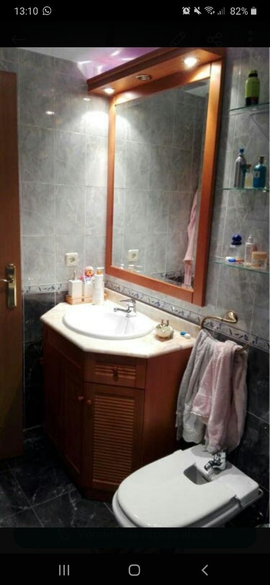 Mueble de baño con espejo de segunda mano por 125 € en Béjar en WALLAPOP