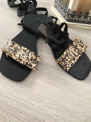 Sandalias FARRUTX de segunda mano por 18 EUR en Catarroja en WALLAPOP