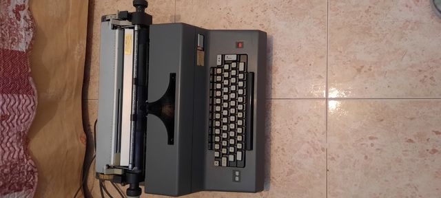 Máquina de escribir eléctrica