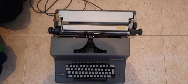 Máquina de escribir eléctrica