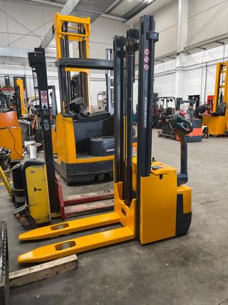 Apilador jungheinrich 1000 kilos
