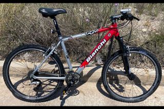 Mountain bike Bianchi dos 6400 alluminio de segunda mano por 150 EUR en  Benidorm en WALLAPOP