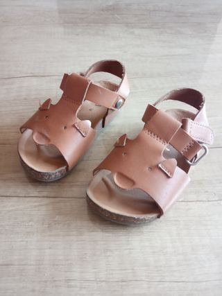 Sandalias bebé Zara t.19 de segunda mano por 8 EUR en Madrid en WALLAPOP