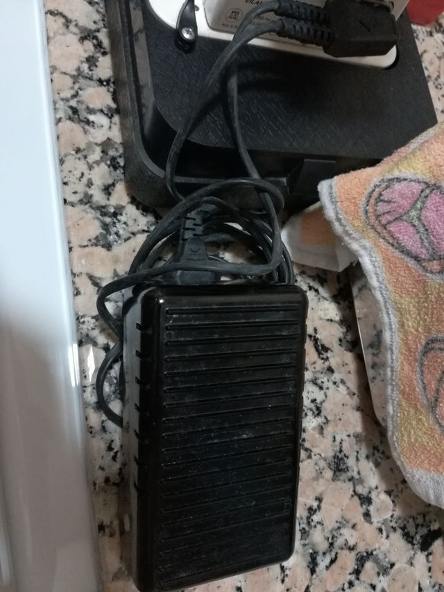 Maquina de coser ALFA