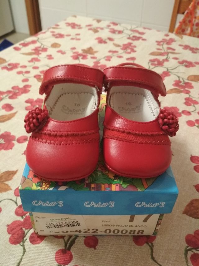 Zapatos Críos. Talla 16
