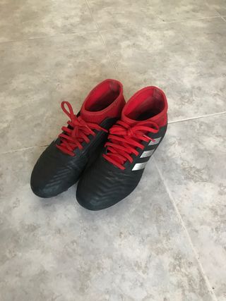 Botas fútbol de segunda mano por 8 EUR en Guadalajara en WALLAPOP
