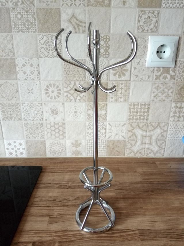 Colgador de collares y accesorios.