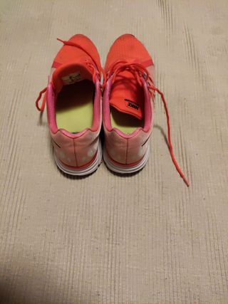 Zapatillas nike vomero 9 de segunda mano por 34,99 EUR en Madrid en WALLAPOP