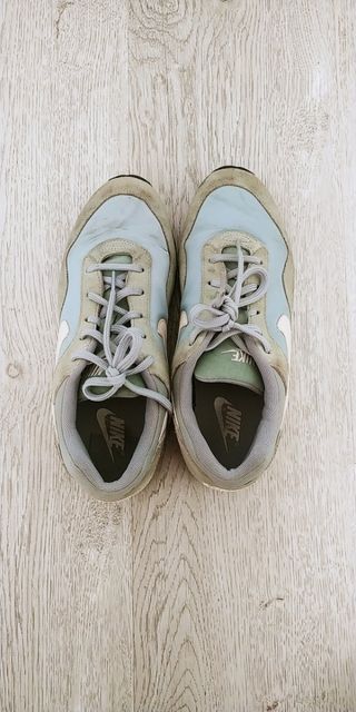 Zapatillas Nike mujer, edición limitada de segunda mano por 33 EUR en  Madrid en WALLAPOP