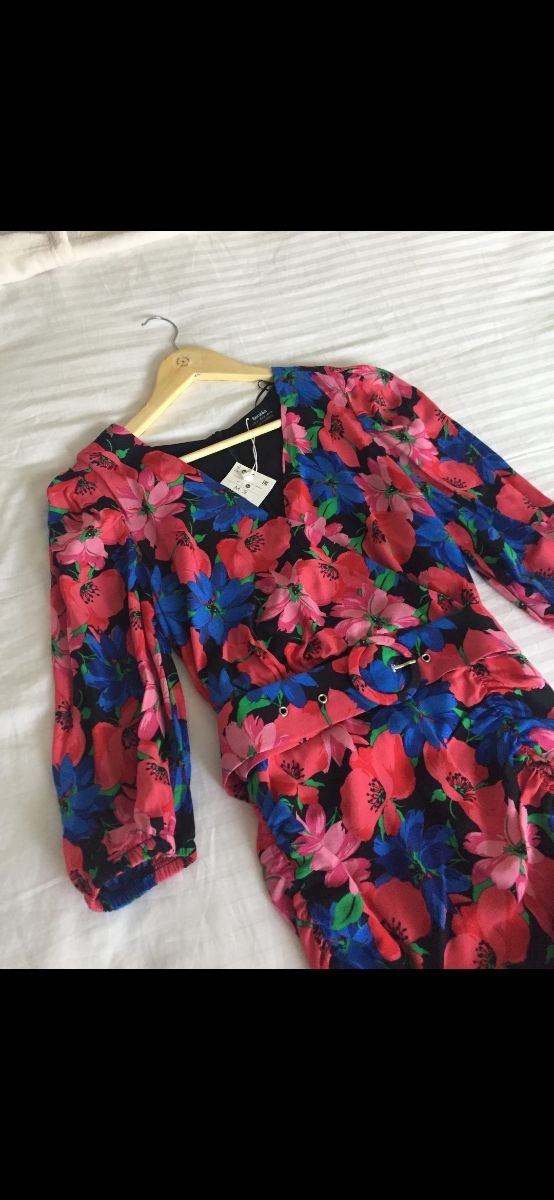 vestido bershka talla M con etiqueta sin estrenar