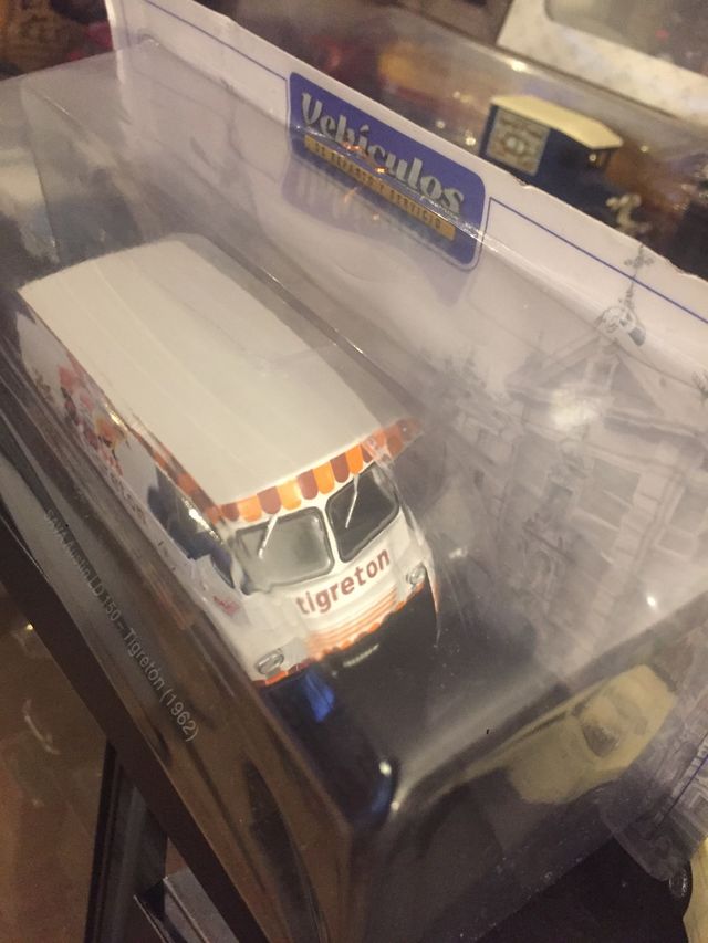 Vehículos de reparto y servicio 1/43