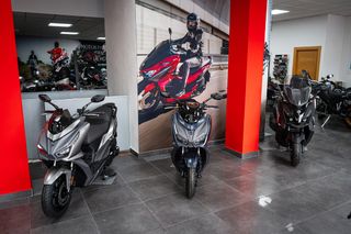 Oferta scooter 5 años de garantía + seguro + baul