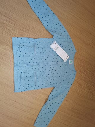 Chaqueta punto carrefour niña con etiqueta de segunda mano por 4 EUR en  Gandía en WALLAPOP