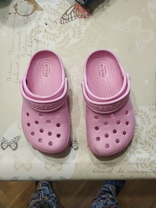crocs