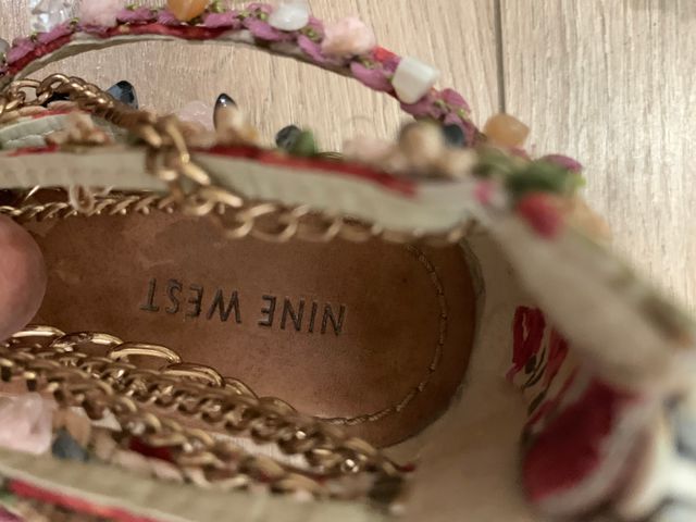 Sandalias de tela con cadenas y tiras tipo pulsera