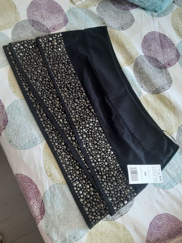 Falda Mango negra por estrenar!! talla 40-42