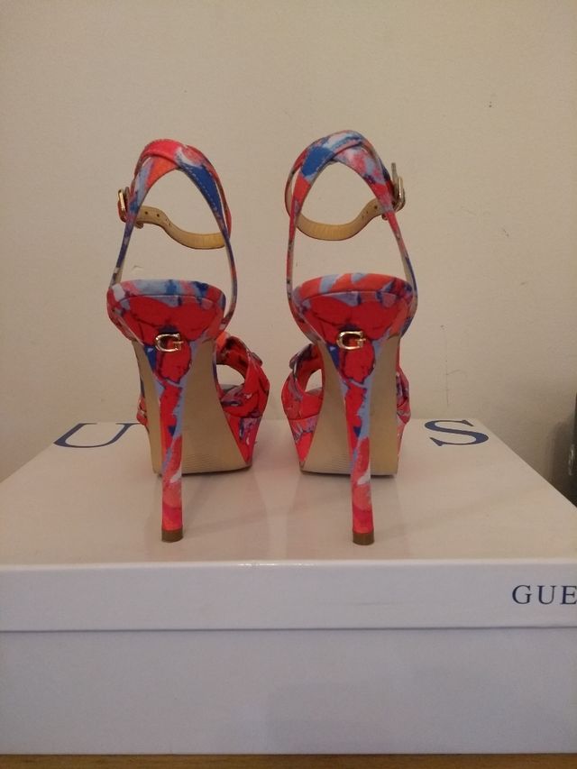 Sandalias Guess