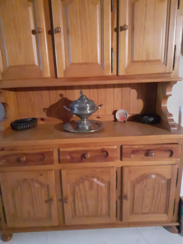 Mueble aparador de pino de segunda mano por 90 € en Toledo en WALLAPOP