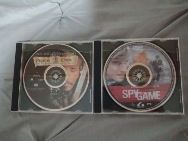 Películas Piratas del Caribe y Spy Game.