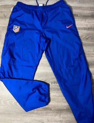 Chándal atleti de segunda mano por 25 EUR en Alcorcón en WALLAPOP