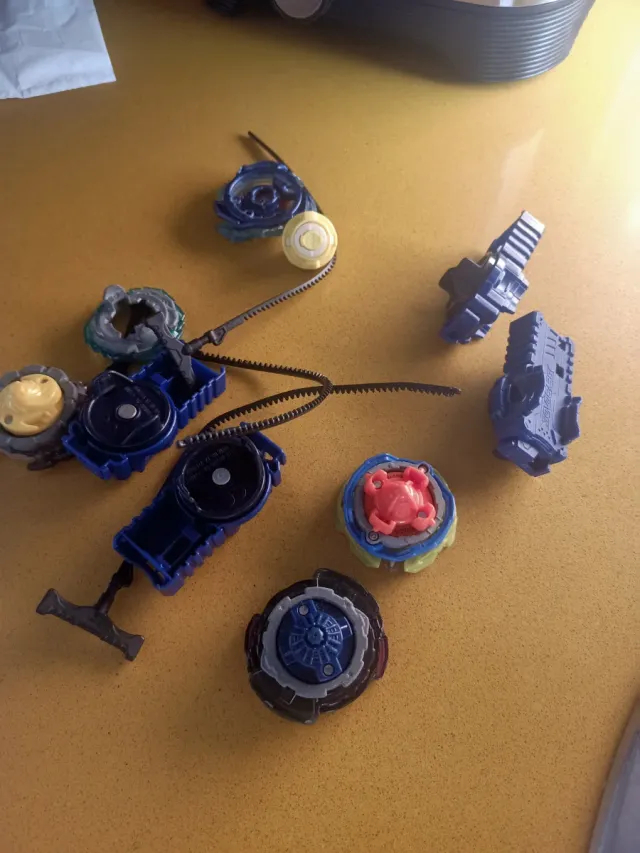 Estadio Beyblade burst.incliye varios lanzadores.