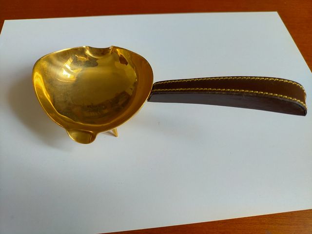 Antiguo CENICERO con forma de sartén / cazo